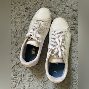 They were worn for a little bit but I grew to not like them anymore.